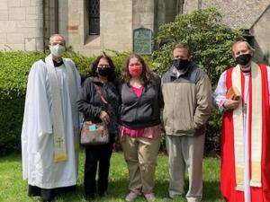 210425-6 Foose Family with Vicar and Bishop