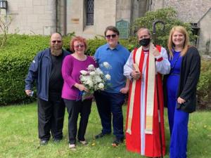 210425-7 Russell Family with Vicar and Bishop
